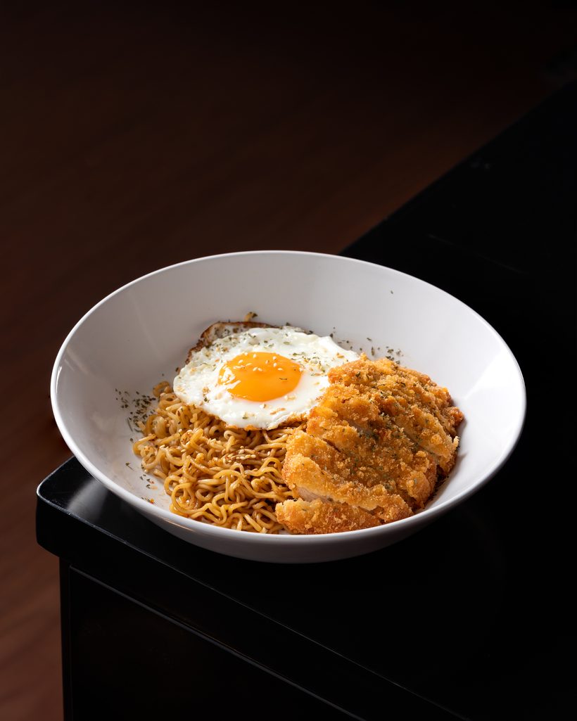 Dry Noodle w Chicken Cutlet & Egg